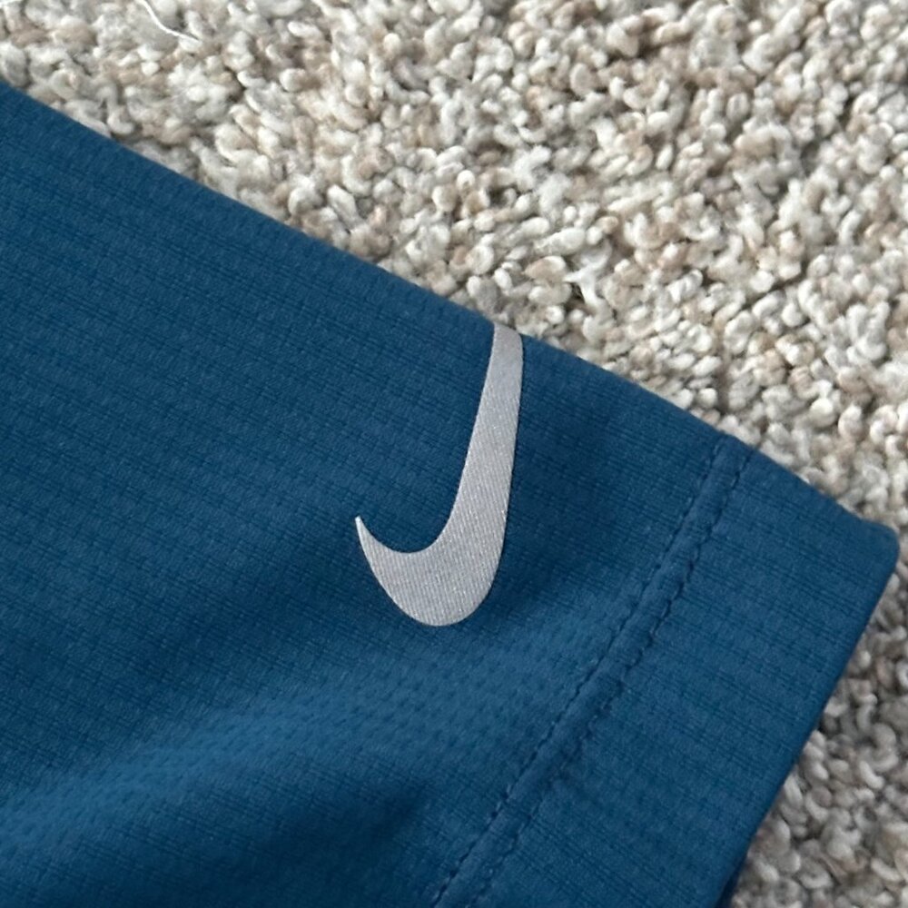 disney parks nike golf mickey polo 🤍 m - Picture 5 of 16